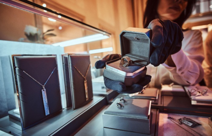 Luxury good purchase