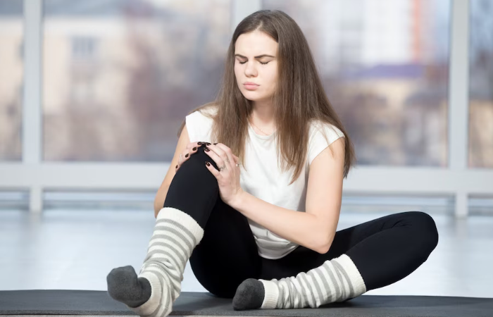 Women with knee pain and care