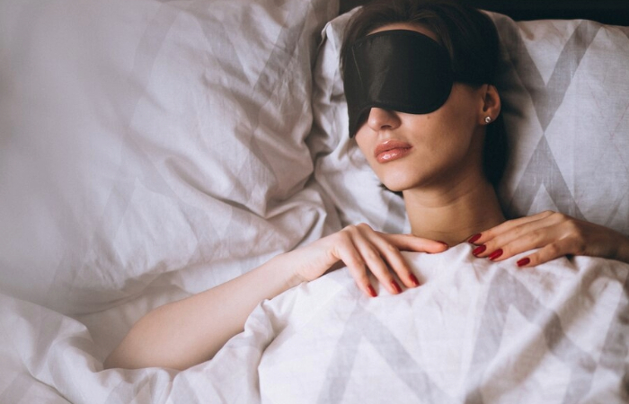 woman-with-sleeping-mask