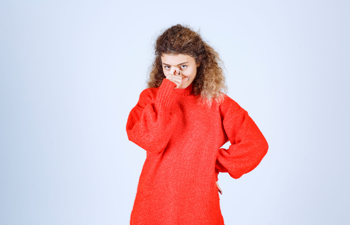 nose cover trend in family photos