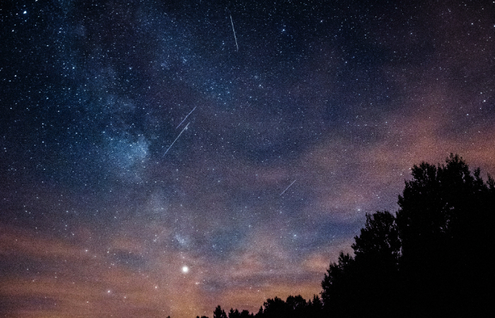 experiencing the 2024 Eta Aquarid meteor shower, highlighting optimal viewing locations, dates, and tips for the best astronomical experience